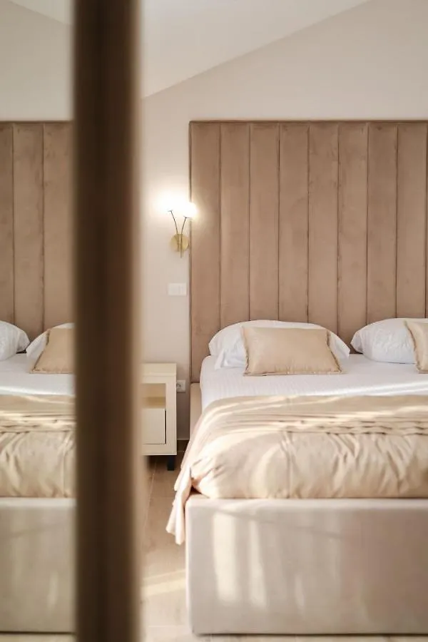 Castello Exclusive Rooms With Breakfast - By Ta Leut Agency Privlaka  Πανσιόν Privlaka (Zadar)