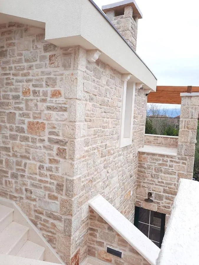 Castello Exclusive Rooms With Breakfast - By Ta Leut Agency Privlaka  Guest house